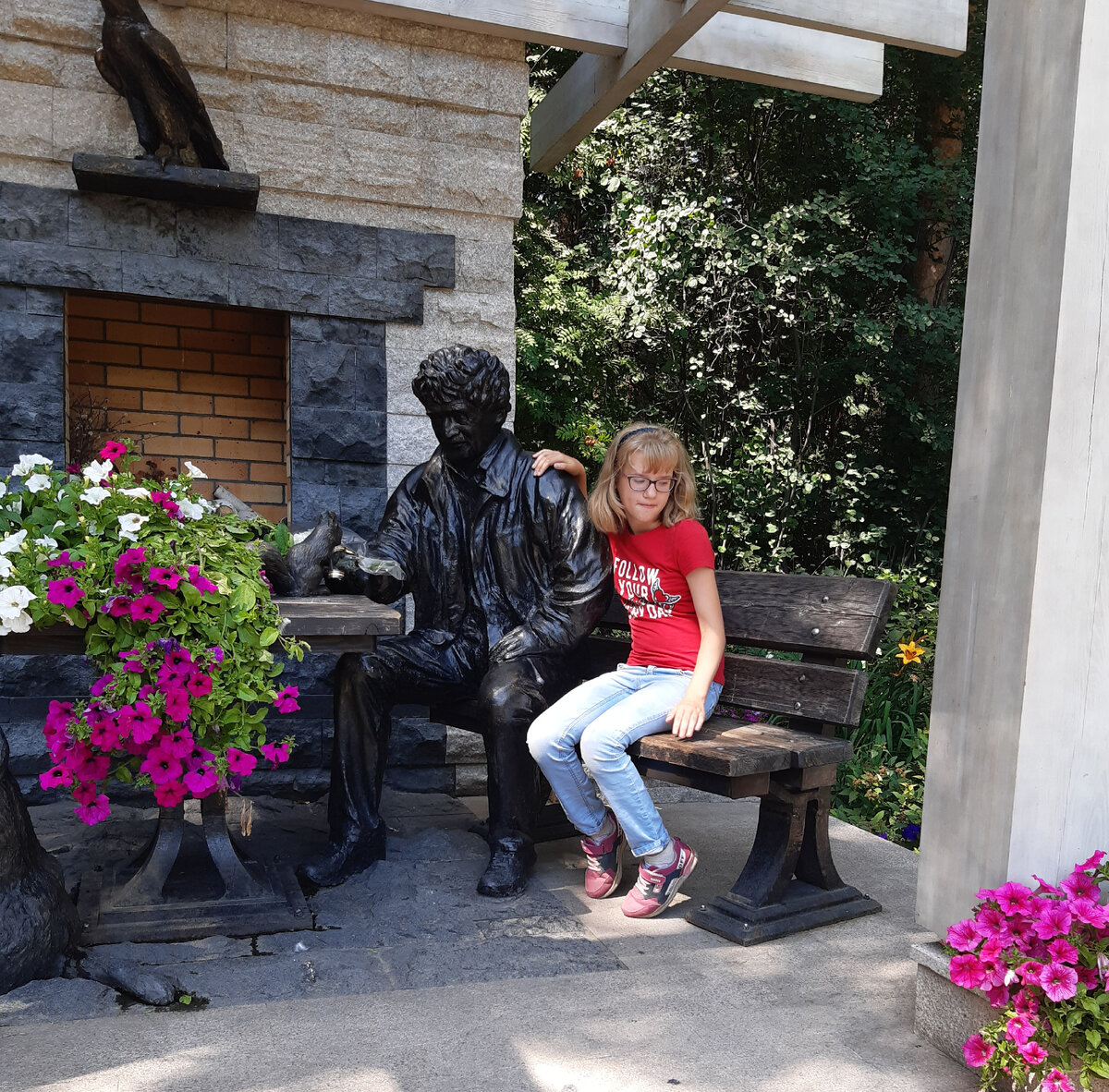 Прикорнула у плеча. Фото автора.