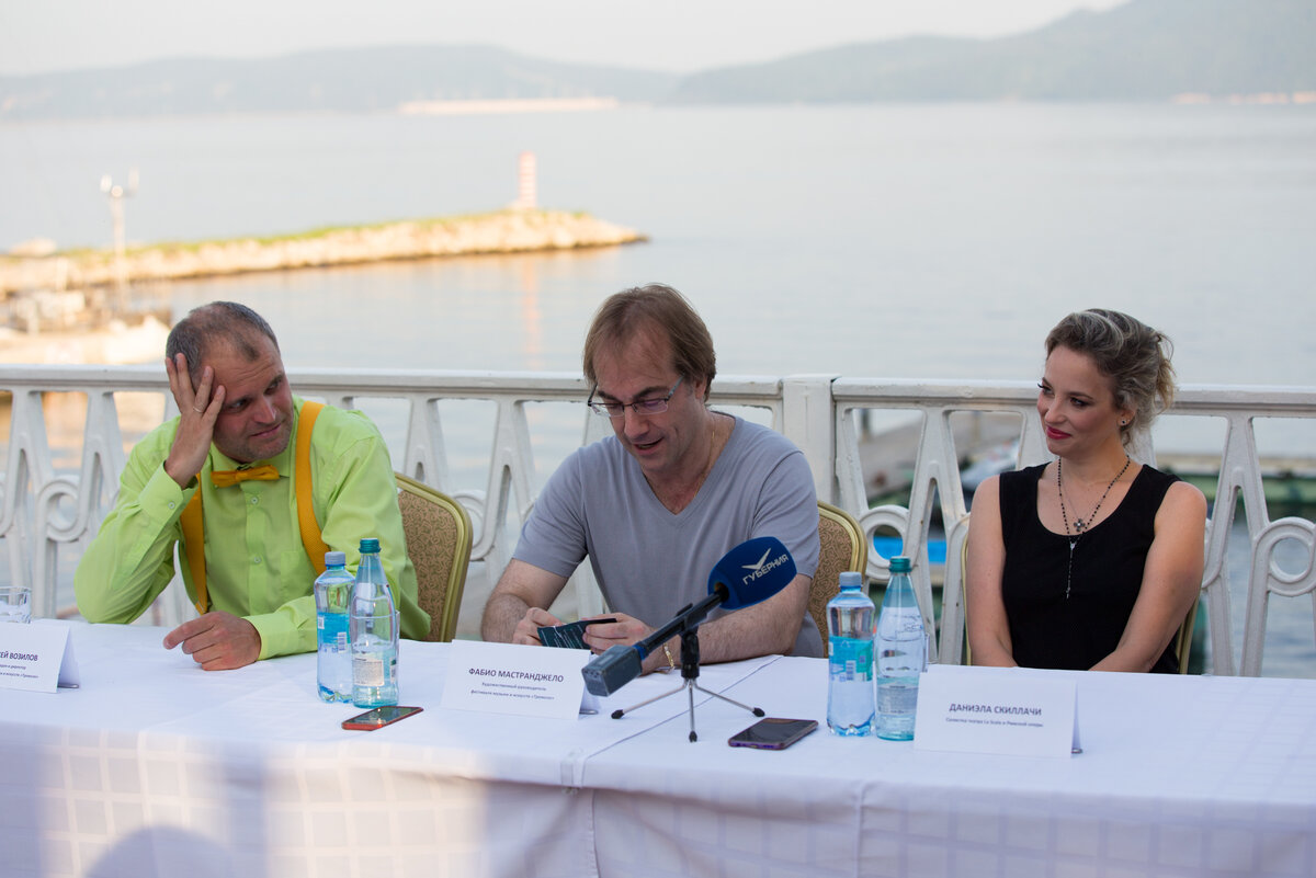 Директор фестиваля Алексей Возилов, художественный руководитель Фабио Мастранджело, солистка театра Ла Скала и Римской оперы Даниела Скиллачи.