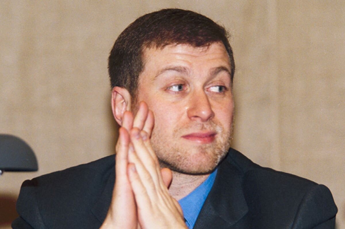    Роман Абрамович попал на фото на прогулке по набережной Геленджика