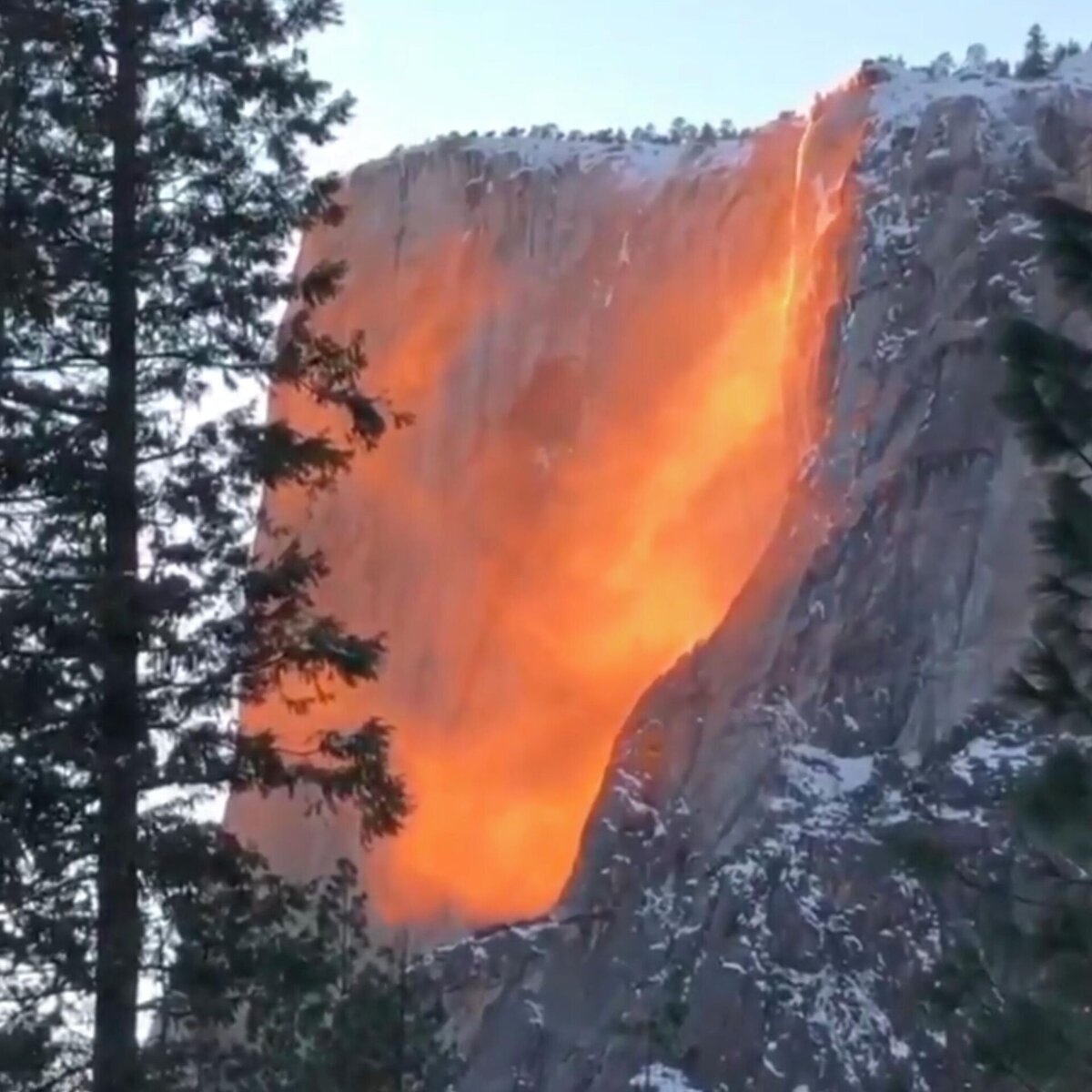 Момент когда поднимается ветер, явление становиться масштабным...