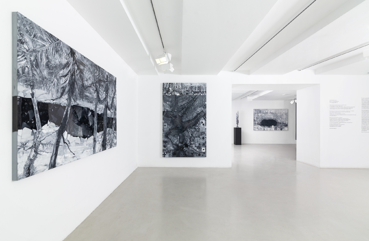 Фрагмент экспозиции «Оболочки внутреннего ландшафта», 2022.Представлено галереей современного искусства Anna Nova. Автор фото: Алексей Боголепов