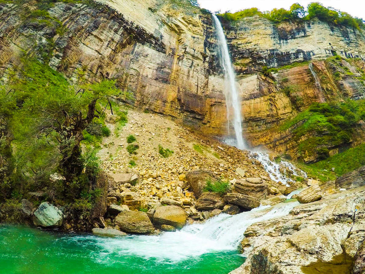 водопад в грузии