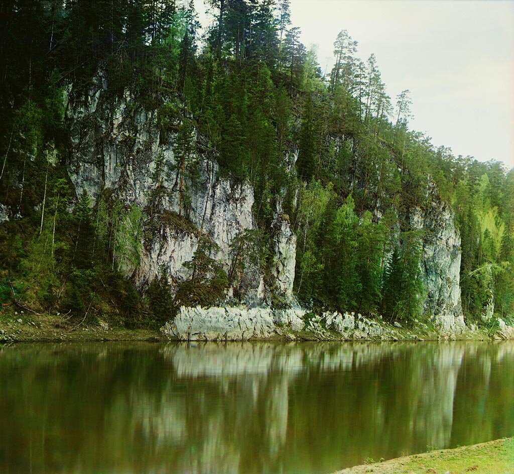 С. М. Прокудин-Горский. Камень "Писаный". Река Чусовая, 1912 год