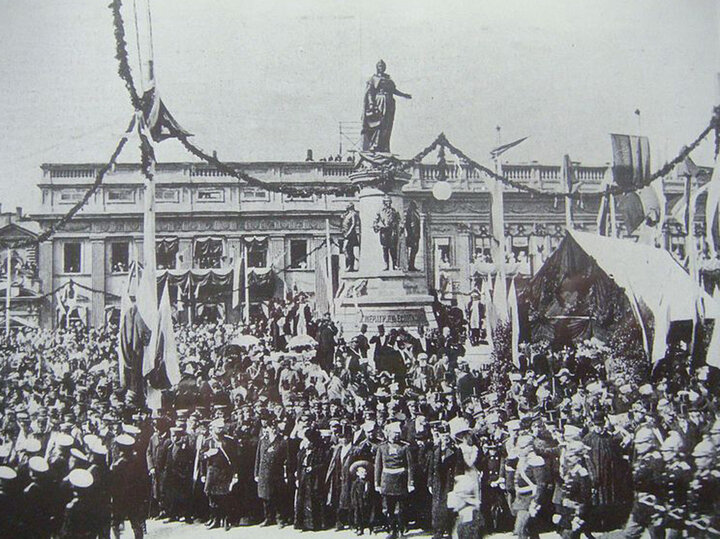    Открытие памятника в 1900 году / en.wikipedia.org