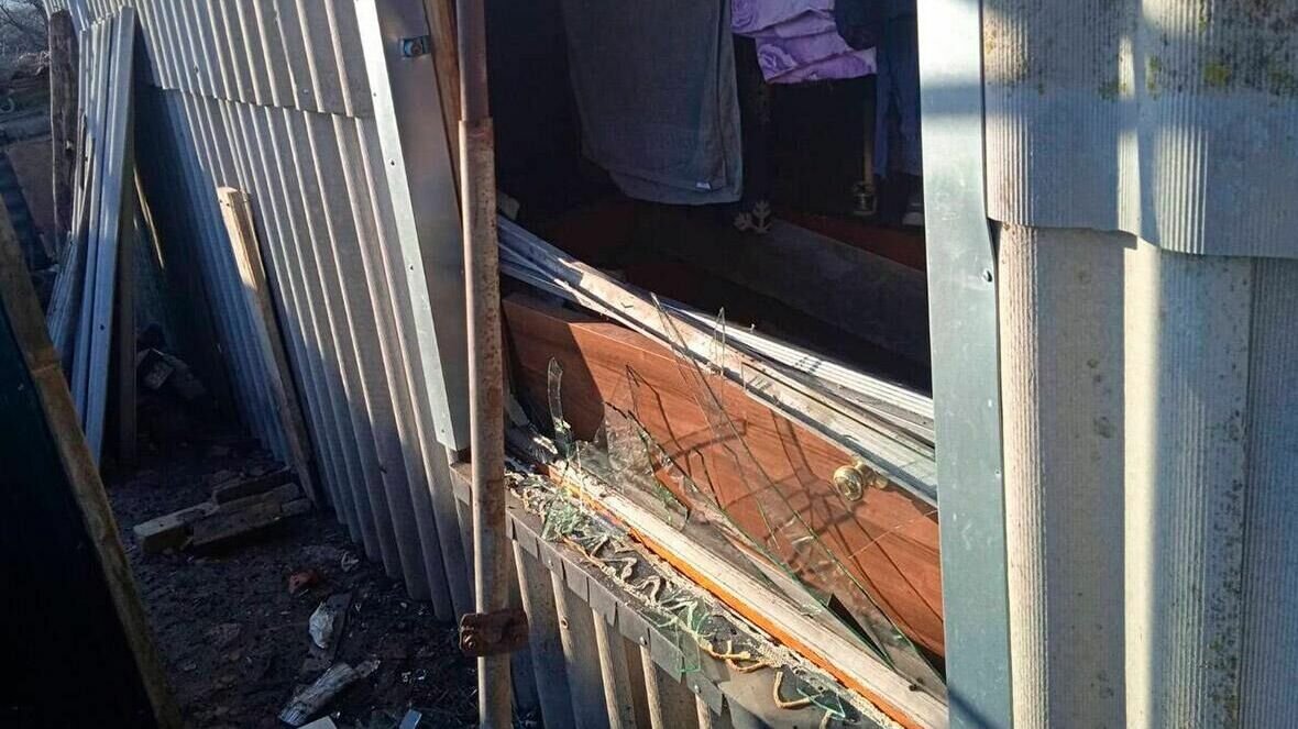     Под минометный обстрел со стороны Украины попали село Гуево Суджанского района и поселок Теткино Глушковского Курской области, сообщил губернатор Роман Старовойт.