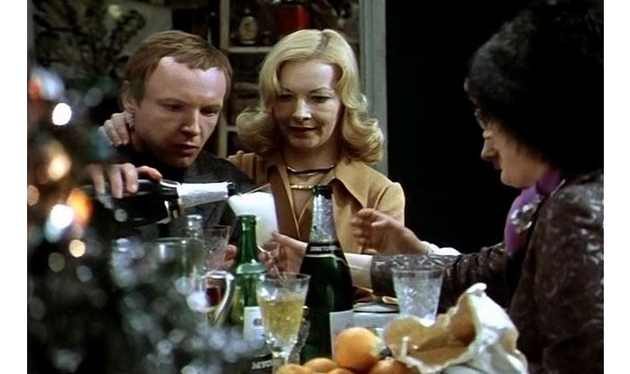 Просмотр киноленты "Ирония судьбы или С лёгким паром!" стал традицией для многих граждан нашей страны