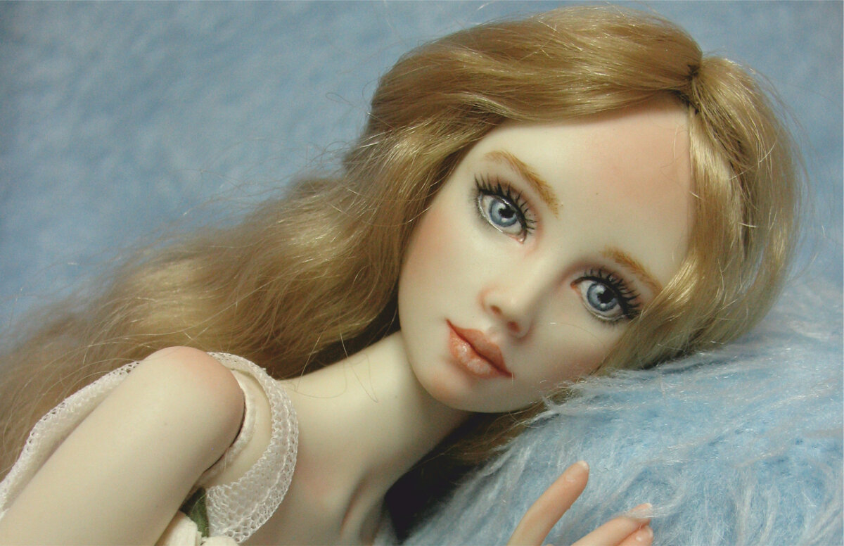 Клара, единственная в своем роде фарфоровая шарнирная кукла