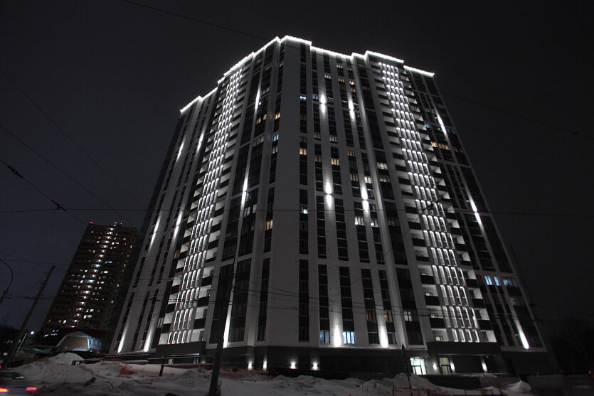ночные многоэтажки. ночной новосибирск высотки. светящийся новосибирск. светящийся новосибирск. новосибирск улица кирова 29/1 фонтан.