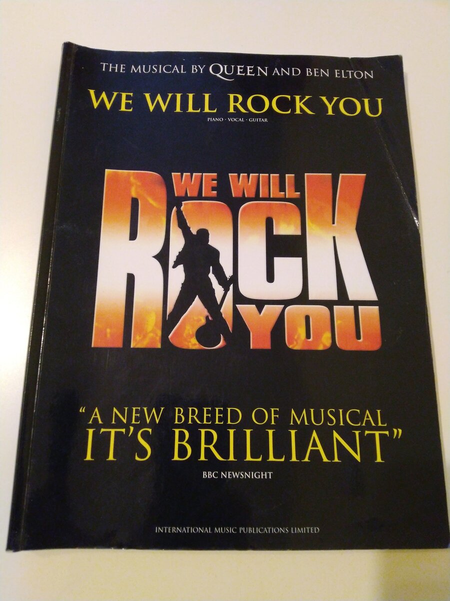 Сборник песен из мюзикла "We will rock you", фото из личного архива 