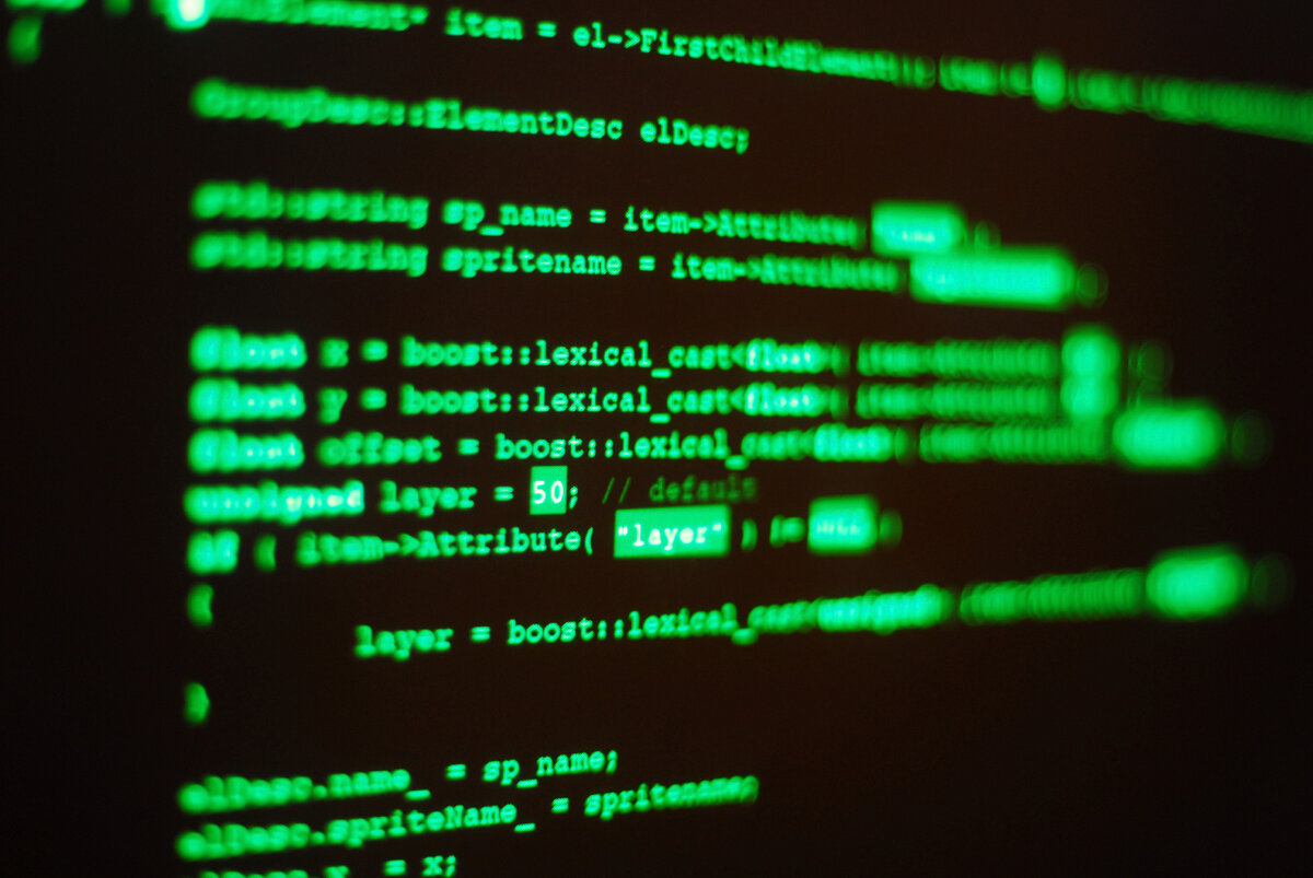 Malware code. Компьютерные коды. Программный код. Программный код на компьютере. Программный код на мониторе.