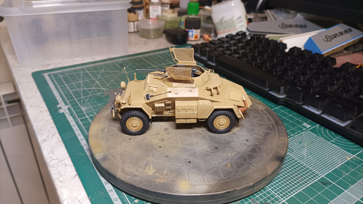 Покрасочный диск, сколько же на нем слоёв красок! Думаю у многих моделистов он в таком состоянии =)