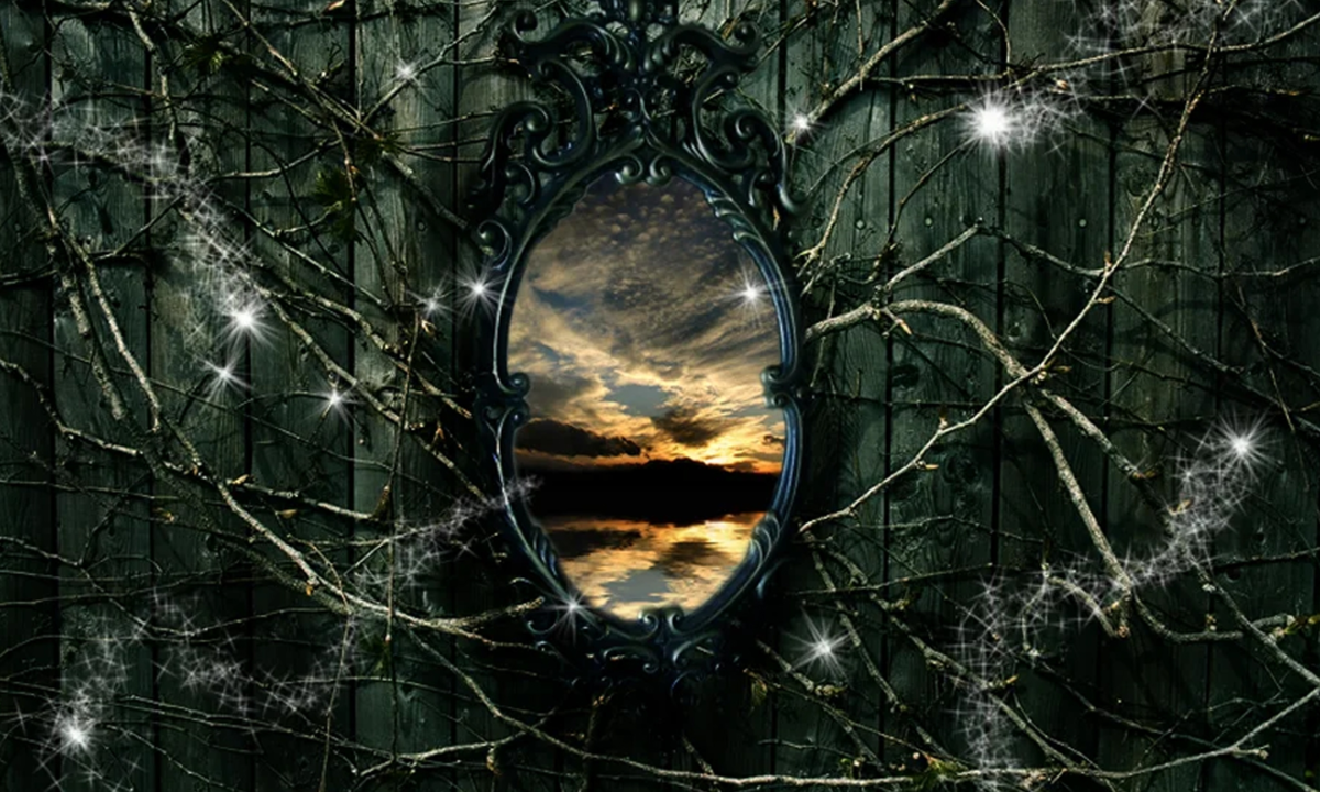 Тайна старого зеркала храм. Отражение в зеркале фэнтези магия. Магическое зеркало. Зеркало мистика. Загадочное зеркало.