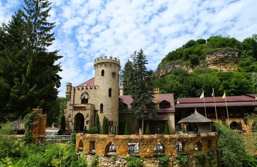 Замок коварства и любви, фото из сети