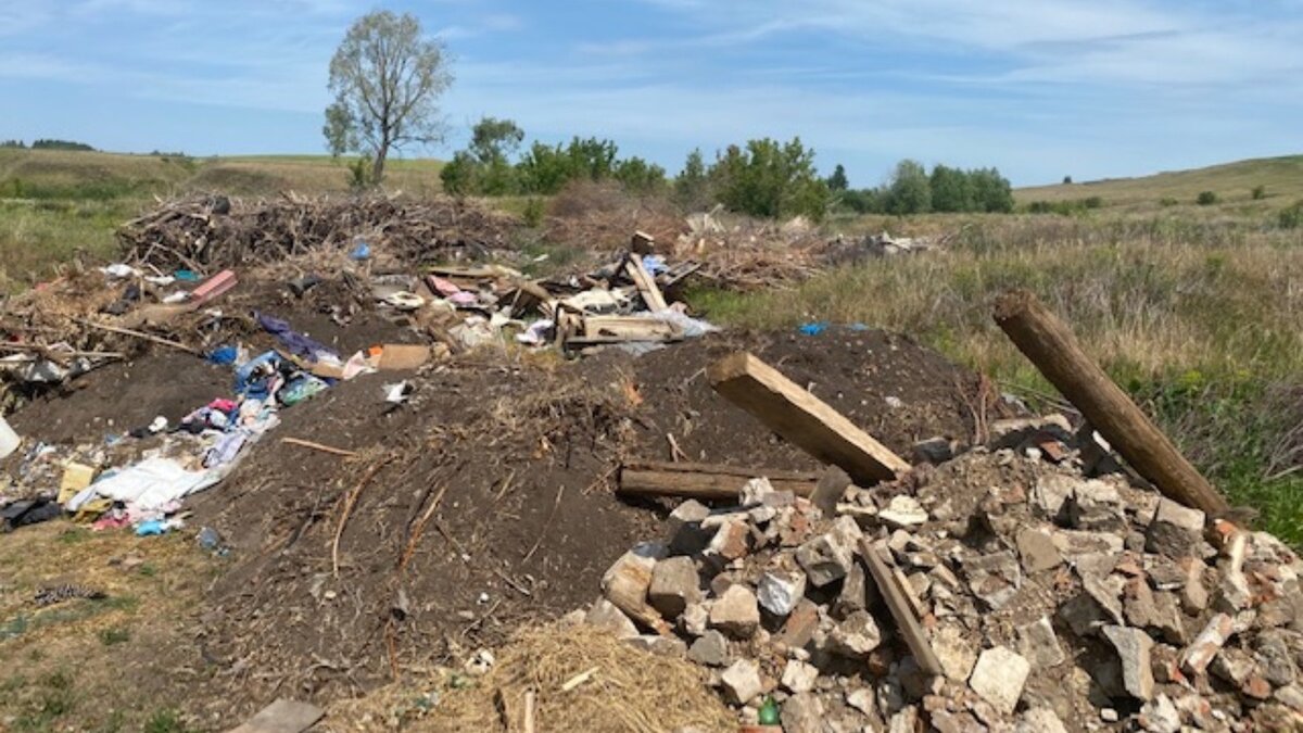     В Новошешминском районе РТ нашли незаконно расположенную свалку с мусором. Об этом сообщили в пресс-службе министерства экологии республики.