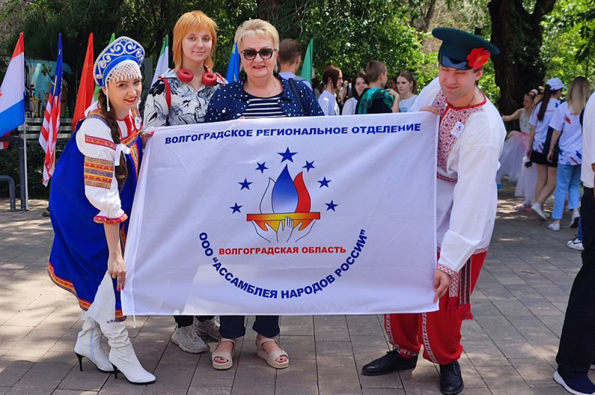    Совместные праздники и дружеское общение – это хороший способ говорить на одном языке.