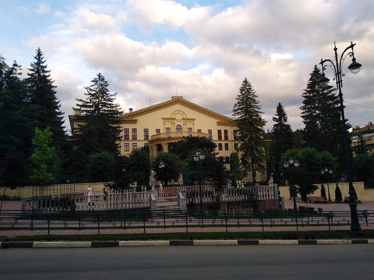 Вечером в городе