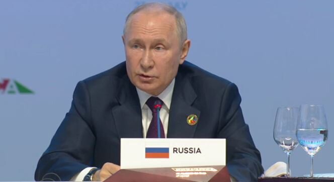 Путин объясняет коллегам ситуацию (кадр трансляции заседания, источник – сайт Кремля)