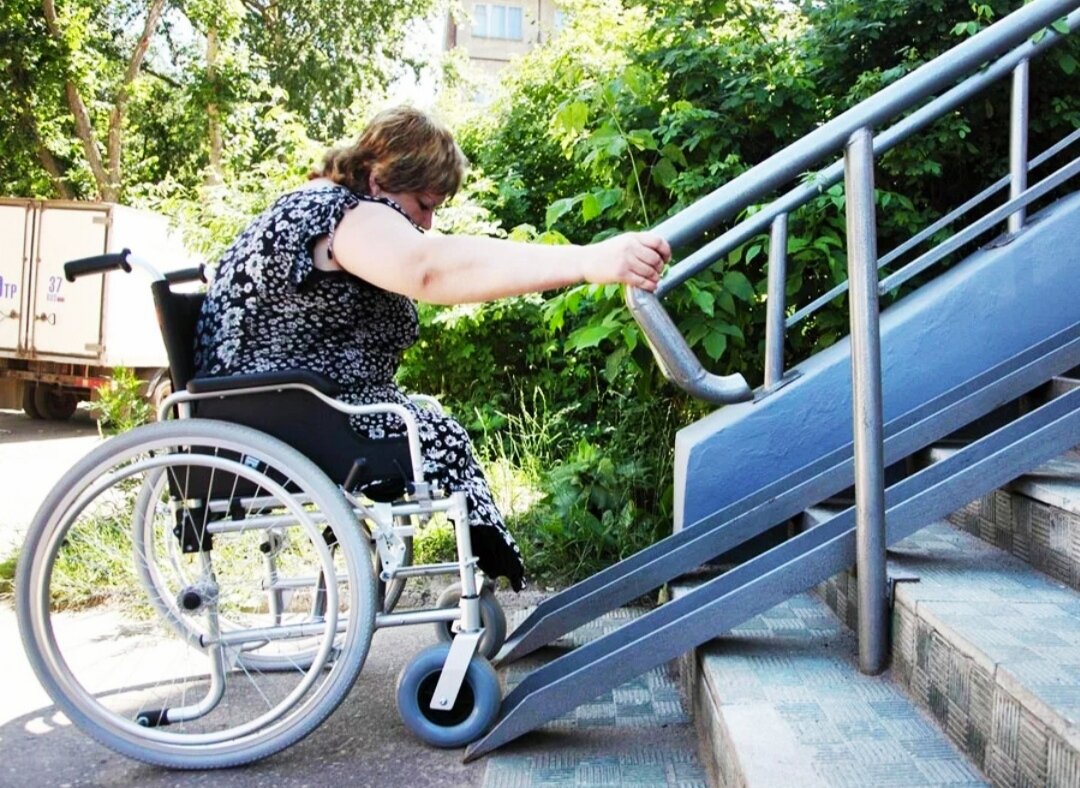 Проблемы инвалидов в россии. Инвалиды. Инвалид колясочник. Инвалиды люди с ограниченными возможностями. Социальная защита инвалидов.