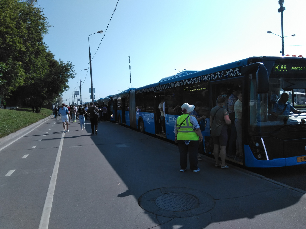 Пока еще кое-как впихнуться можно.