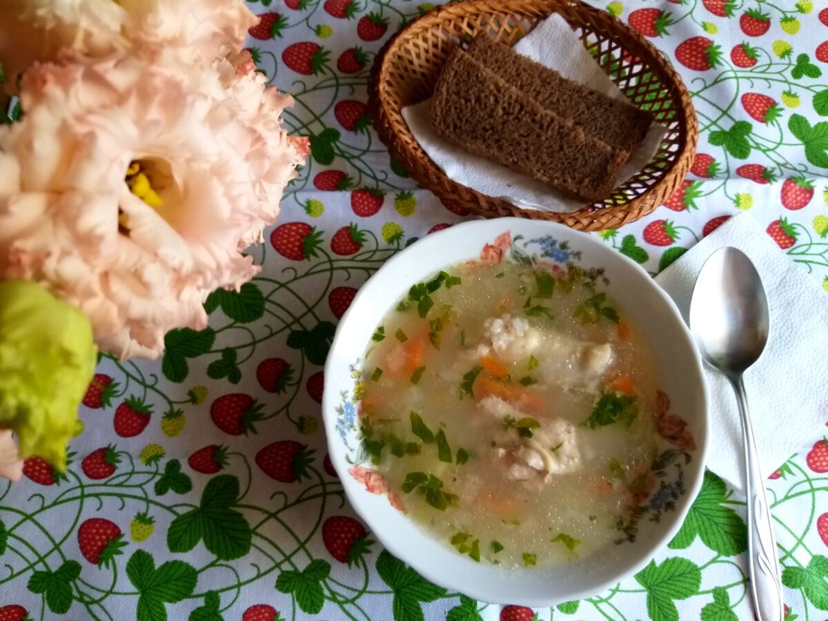 Куриный суп с рисом. Фото автора.