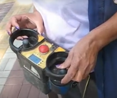 Пульт крана с дистанционным управлением (https://www.youtube.com/watch?v=5SUP4nmjP18)