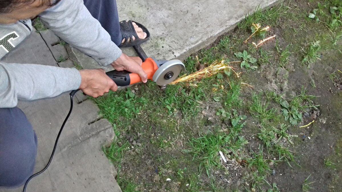 Брызгами от себя