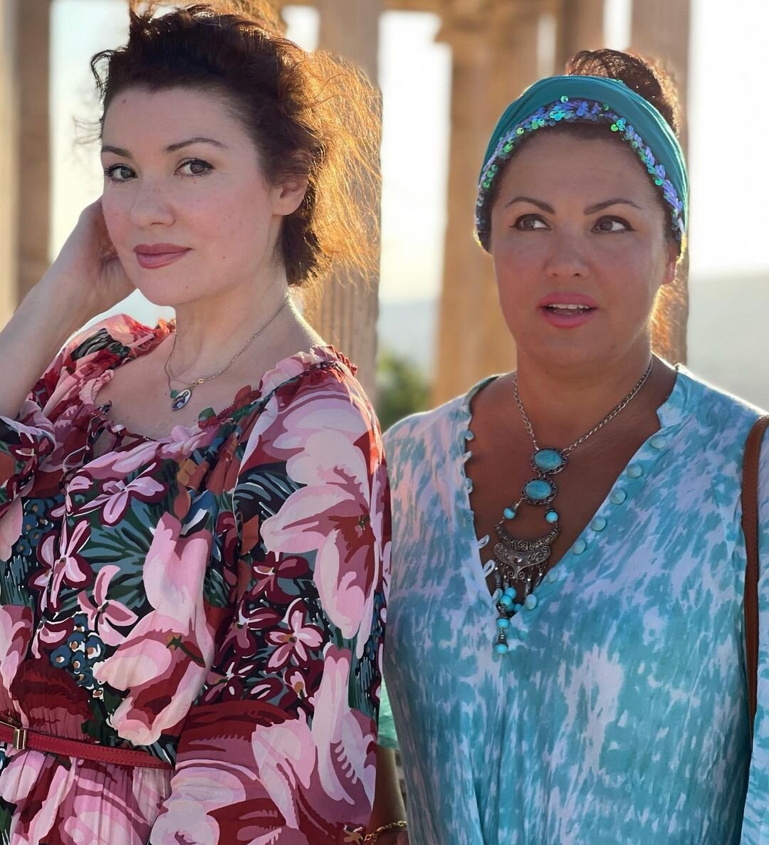 Анна с сестрой