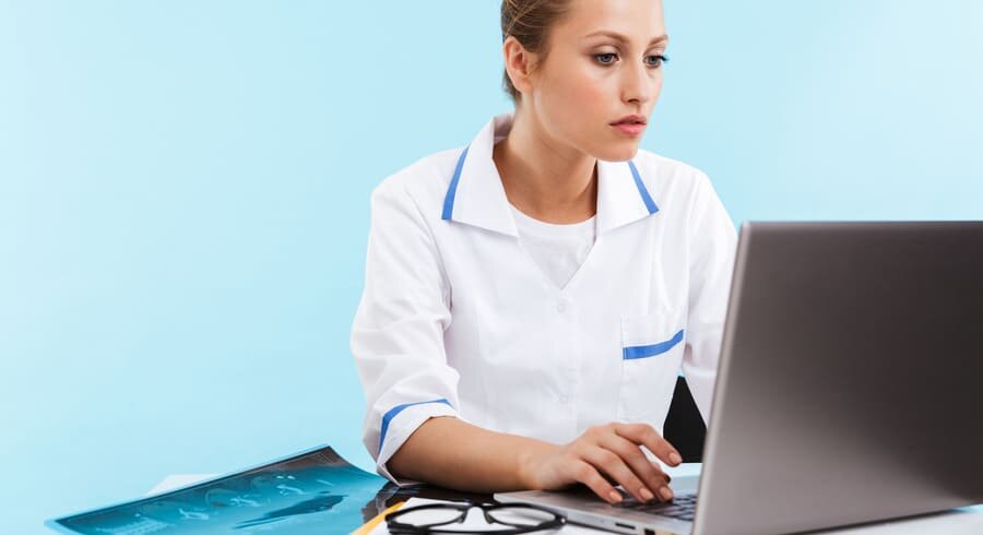 Кто такая медицинская сестра. Ассоциация средних медработников. Аккредитация медработников. Требуется процедурная медсестра. Современная медсестра.