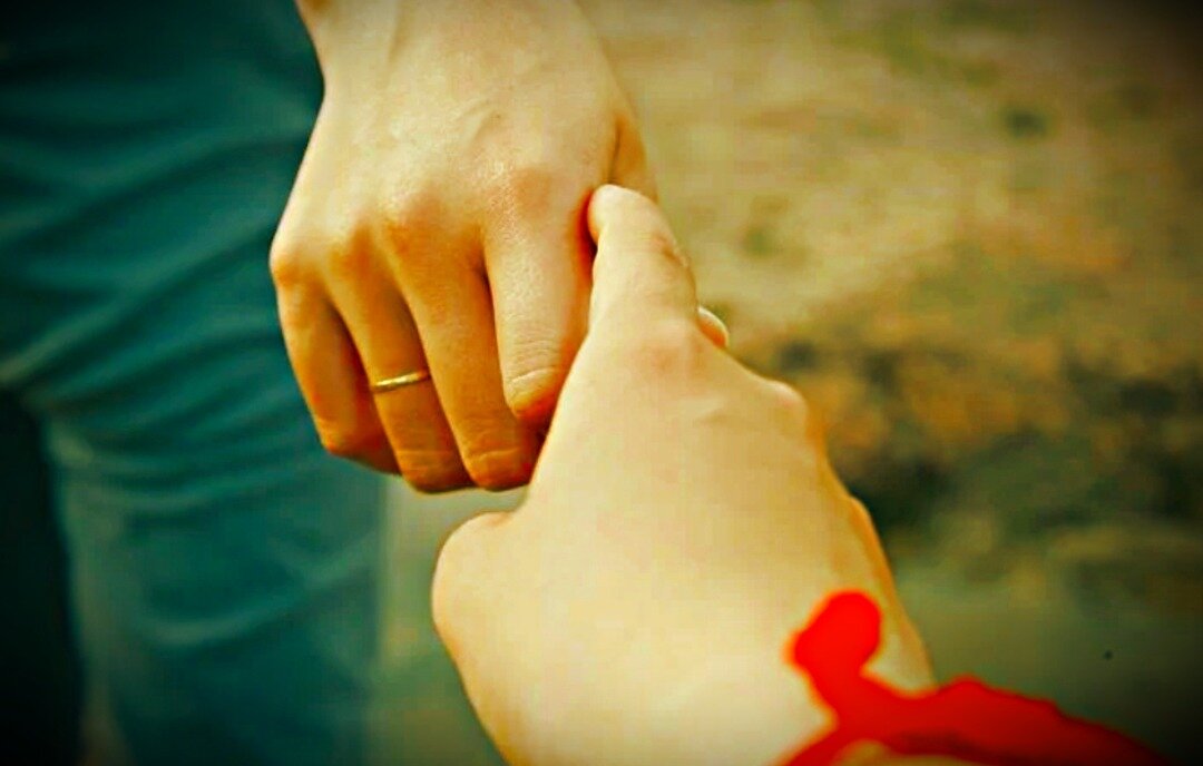 Самое обидное, если тебя "бросили". Хотя тем, кто ушёл сам  тоже бывает тяжело