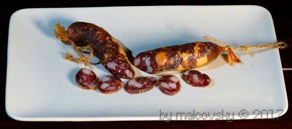 Колбаса сырокопчёная пикантная