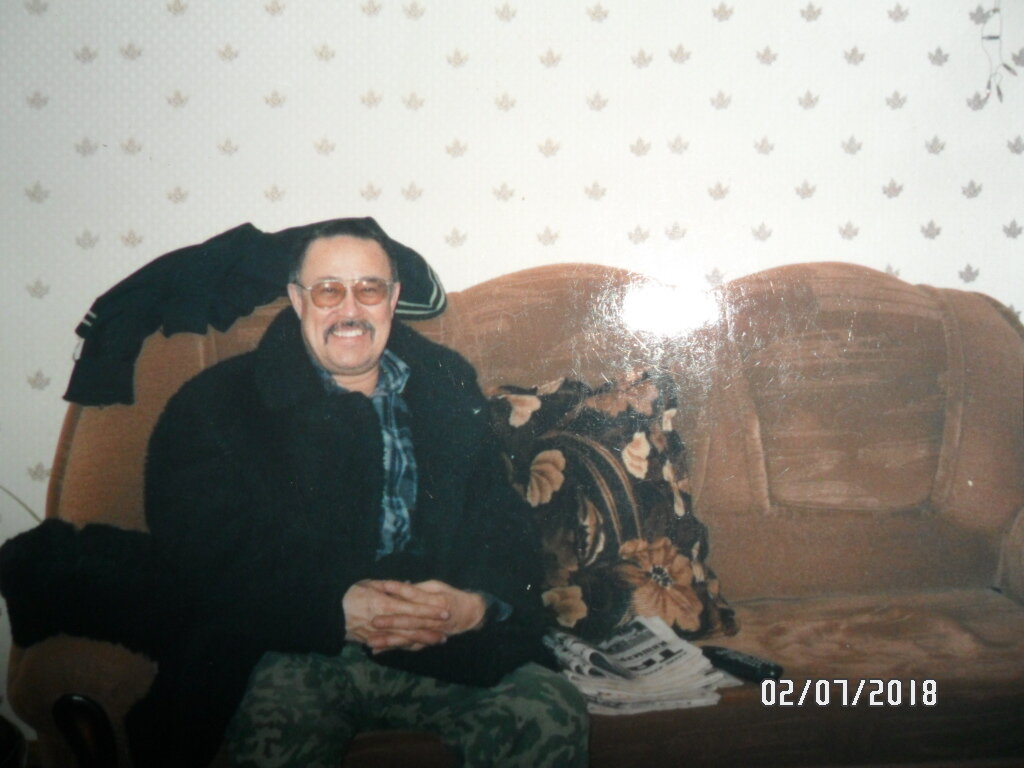 Во время антракта.