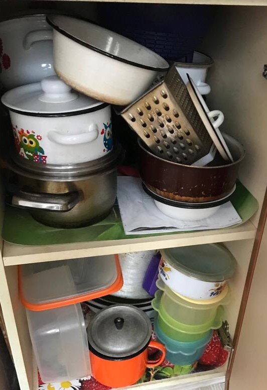 Фото автора. Вот, типа такого шкафчика мы сломали