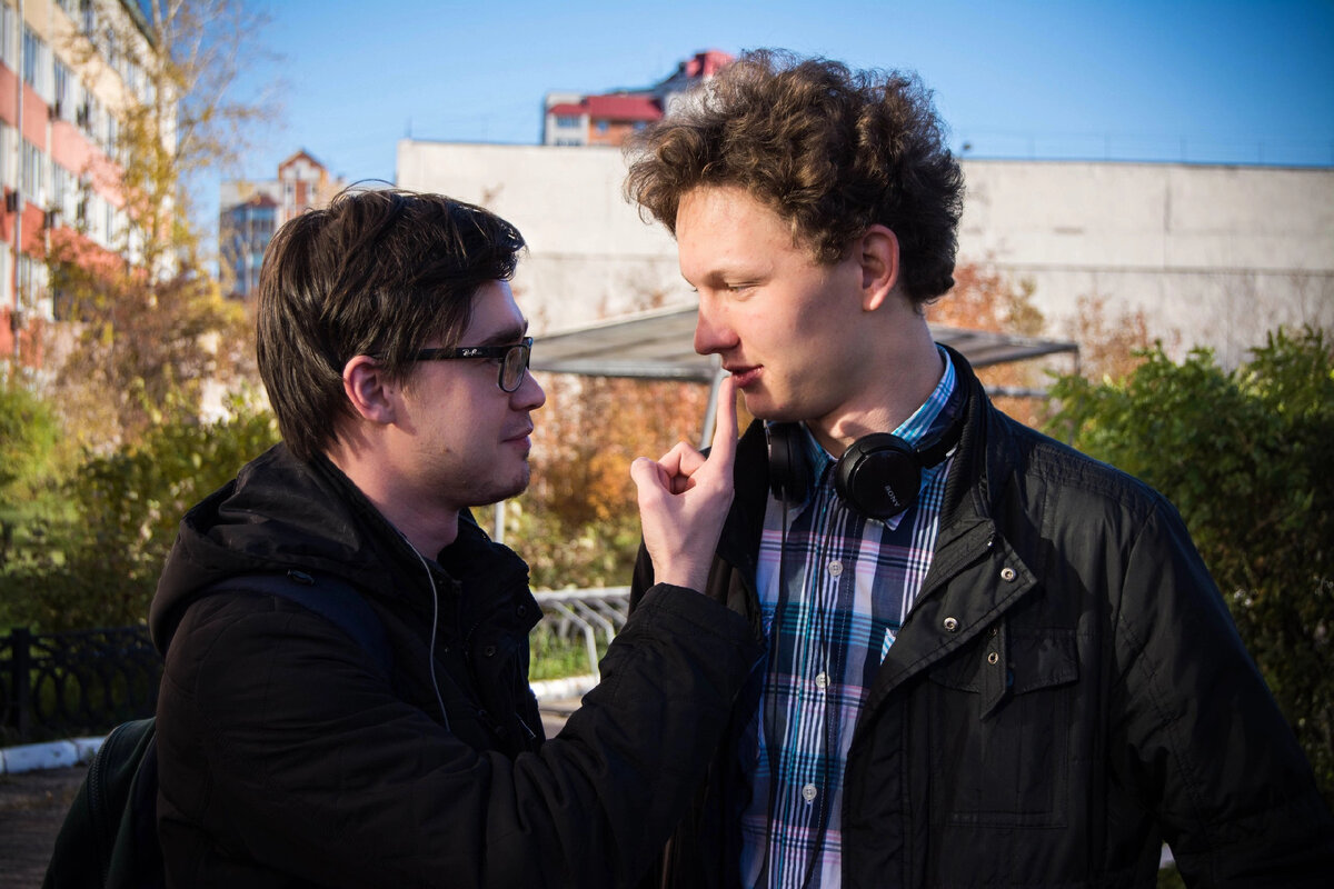 Он мне одно, а я ему десять