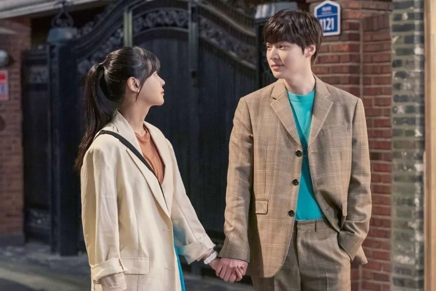 IMDb: 7.2; КиноПоиск: 6.8 