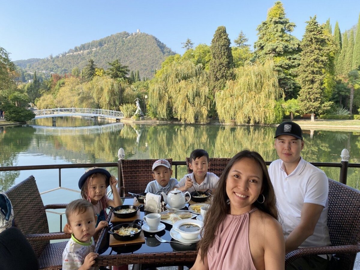 Докторовтар түөрт оҕолоохтор