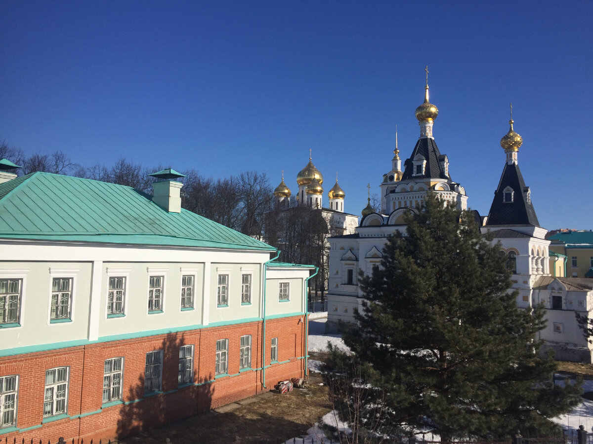 Дмитровский кремль. Фото сделано автором и принадлежит автору 