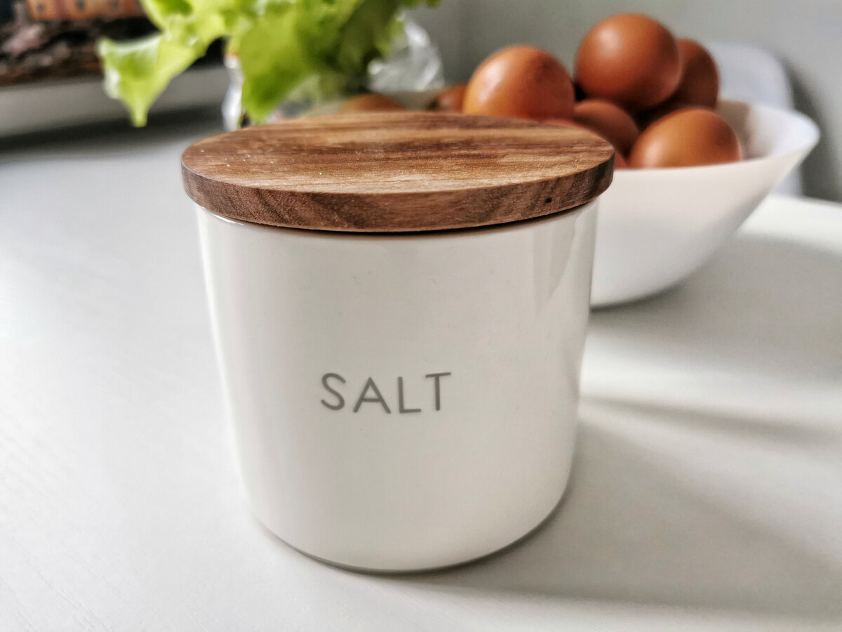 Посолить можно. Но не нужно.