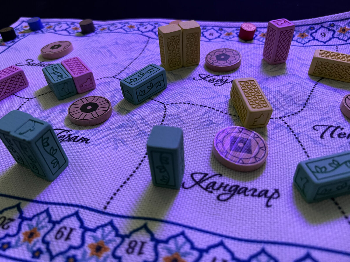 Pax Pamir: Большая Игра | Карты, дайсы на столах | Дзен