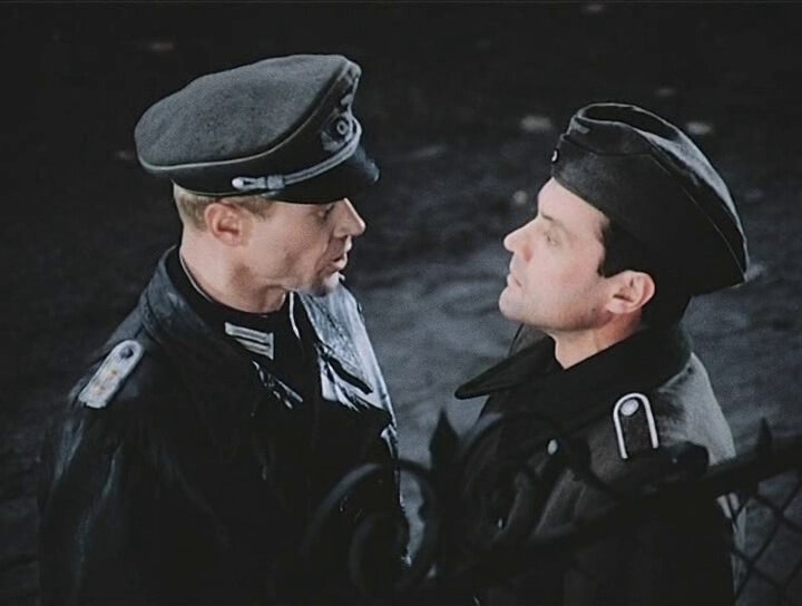 Цитаты из фильма курьер. Мемы про кристиана грея. Элоиза монаган. Тем не менее весьма. Впереди еще много интересного.