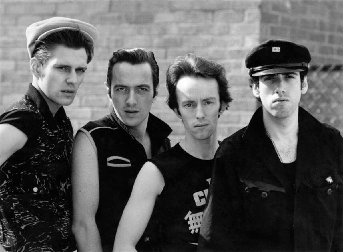 The Clash как логическое продолжение «Sex Pistols» | ЛитМузБес — об истории  искусства | Дзен