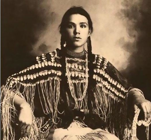 Коренная американская девушка, 1870-1900.