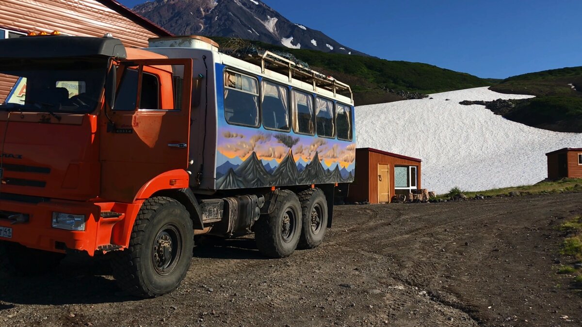 Наше средство передвижение по Камчатке.
