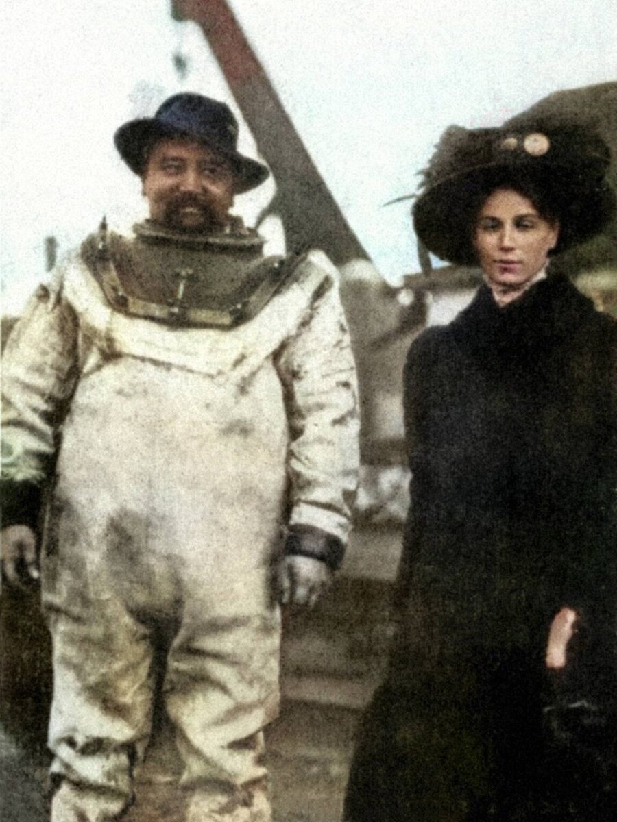 Писатель перед погружением. Фото из открытых источников