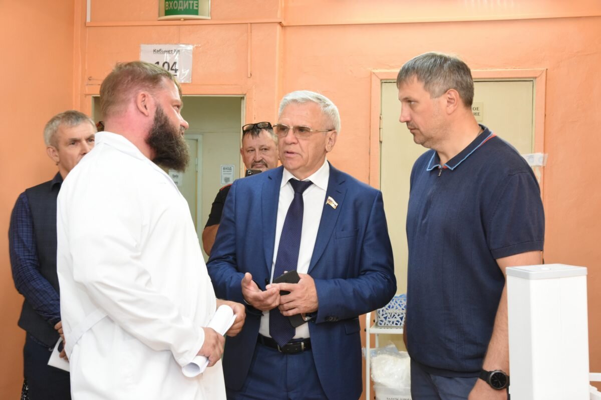    Евгений Люлин и Иван Носков проверили в Дзержинске ход работ по капитальному ремонту в поликлинике №2 Арина Полтанова