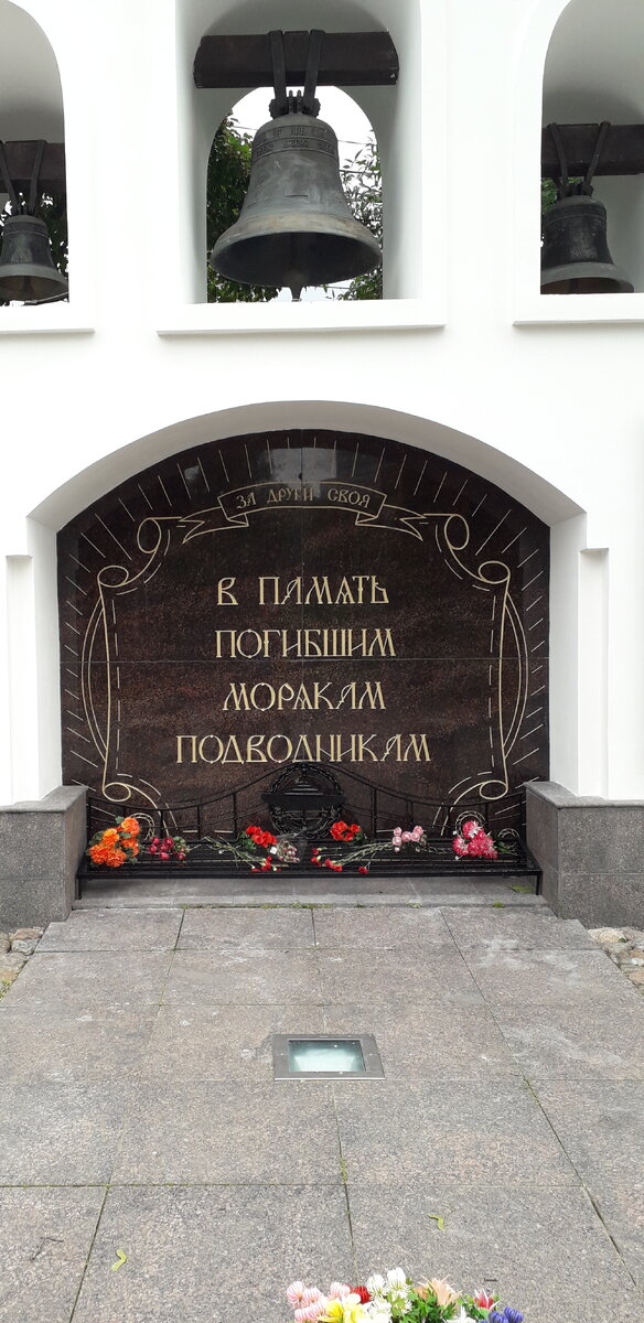 Они ведь там и помогают нам , а мы  за них лишь по 100 грамм, наркомовских , но только лишь тогда, когда нацизму скажут ВСЕ  то слово НЕТ ...,чтоб никогда нам, им не повторять, не смейте наших оскорблять. 