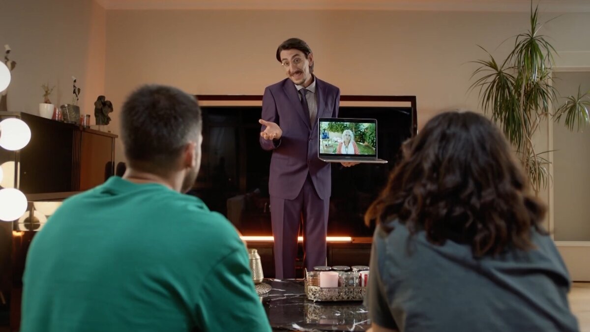 Кадры к 1 серии «Просто друзья»