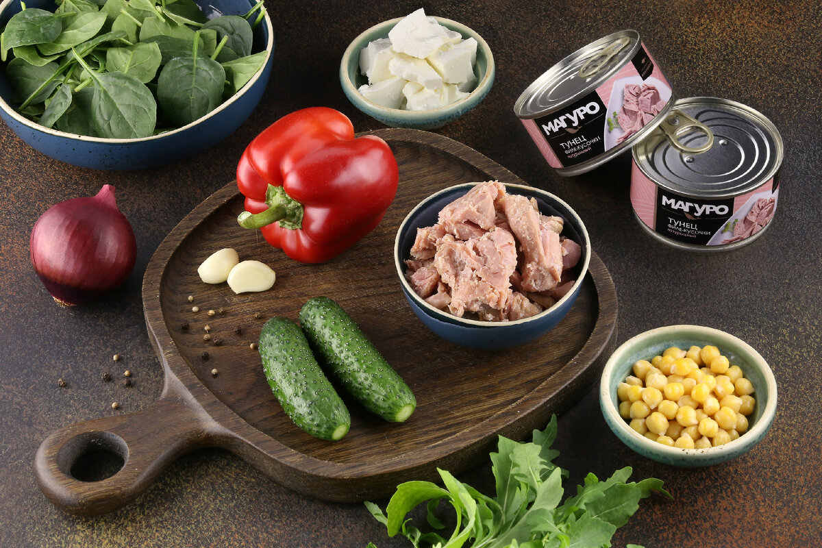 Салат-источник белка. С нутом, фетой и тунцом Магуро

