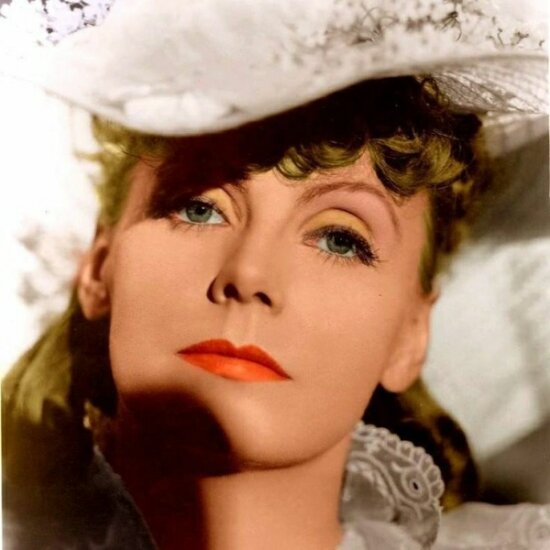 Это Грета Гарбо.