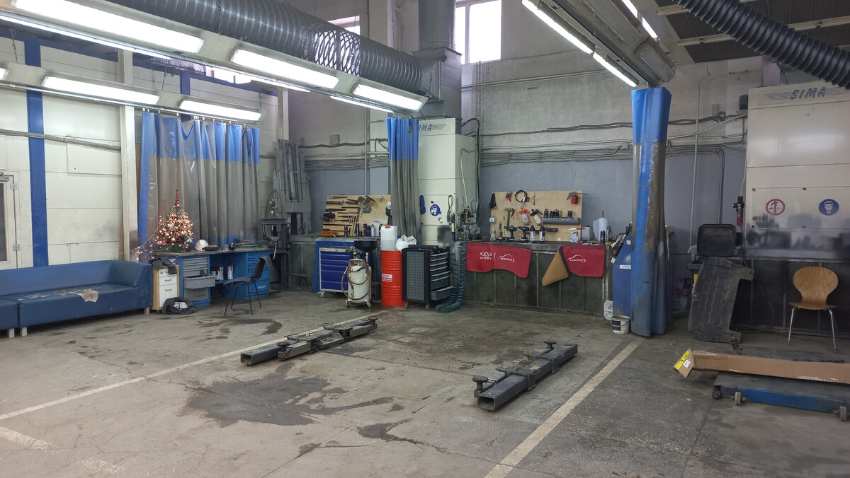 Один из ремонтных боксов сервисного центра Chery на Маневровой, 40