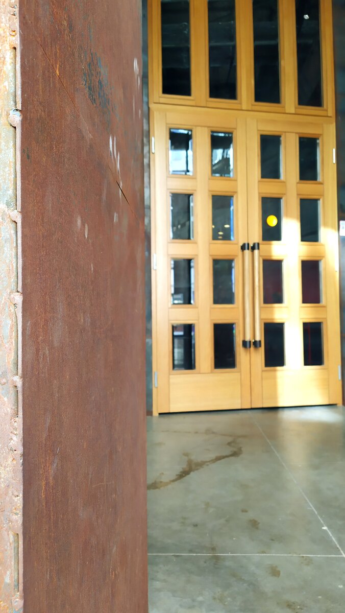 Здесь хорошо видна фактура ржавых порталов